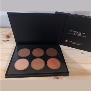 Tan/deep and medium/tan